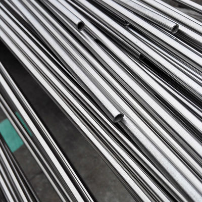 Tolérance ± 1% de soudage à l'arrière du tube d'acier carré 201 304 soudage de superposition en acier inoxydable de tuyaux / tubes pour diverses applications