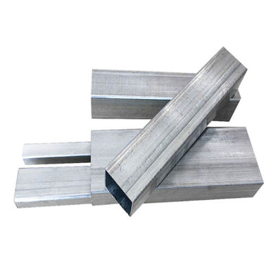 Dureté Moyenne Dureté de l'acier de construction Tube d'acier carré 20 mm par kg avec revêtement galvanisé