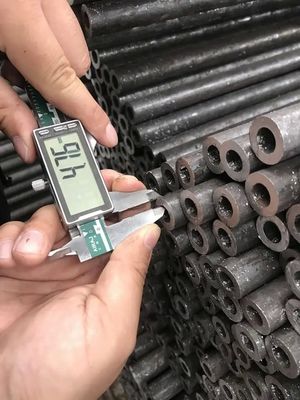 Tubes en acier au carbone à section creuse de soudage en spirale légère Zhongyu personnalisées pour une longueur et un traitement de flexion de 6,4 M