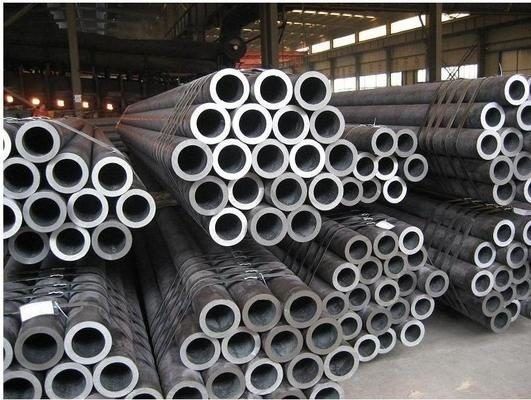 Tuyaux soudés en acier au carbone 6 mètres ERW Tuyaux de structure en acier en fer avec la surface requise par les clients