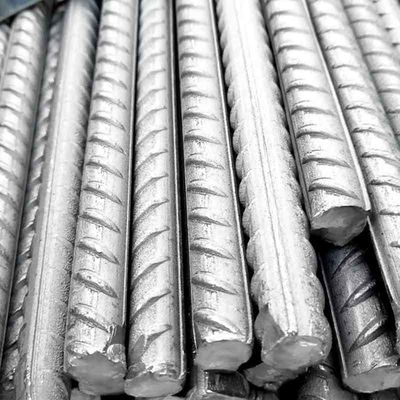HRB400 6 mm 8 mm 10 mm 12 mm 16 mm 20 mm Barre d'acier déformée avec tolérance ± 1% et décoiling du service de traitement