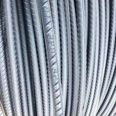 Barres en acier déformées laminées à chaud BS449 B500b DIN488 6m 9m 18m à des fins de renforcement structurel
