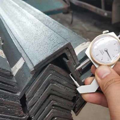 Panneau d'angle en acier inoxydable en forme de L, hautement malléable, support de panneau d'angle en fer pour la décoration de la construction