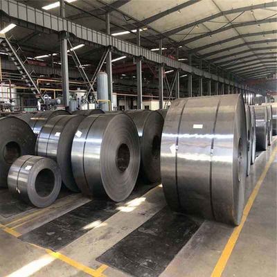 600-1500 mm Largeur Astm A36 A283 A387 Q235 Q345 S235jr Bobine en acier au carbone à surface noire et épaisseur de 0,2-3 mm