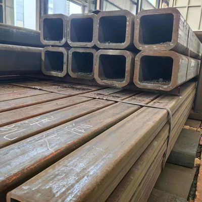 Résistance à haute température 40x40 mm Pipe sans soudure en acier carré de carbone 12M Longueur pour longueur 12M Décoiling et traitement