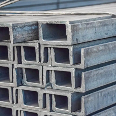 Application des bâtiments Constructions sûres et en acier au carbone poutre C I-canal en acier en acier en acier en acier avec 4,5-14,5 mm d'épaisseur