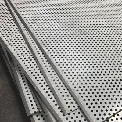 Plaque perforée en acier inoxydable 304 409L d'une épaisseur de 0,6 mm, 0,8 mm et 2 mm pour des applications industrielles de longueur personnalisée
