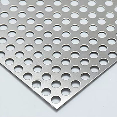 Longueur personnalisée décorative perforée métallique perforée tôles / plaques en acier inoxydable 304 316L plaque laminée