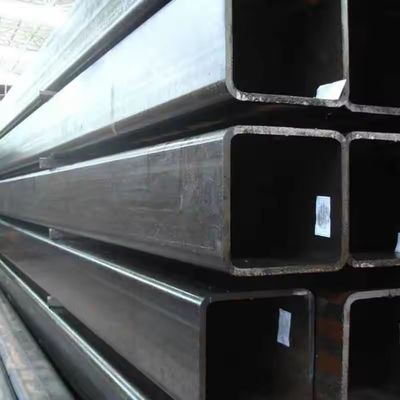Tubes carrées laminées à chaud AISI 1020 de qualité automobile S355JR avec une surface peinte en fer noir de carbone 20x20 mm en acier inoxydable