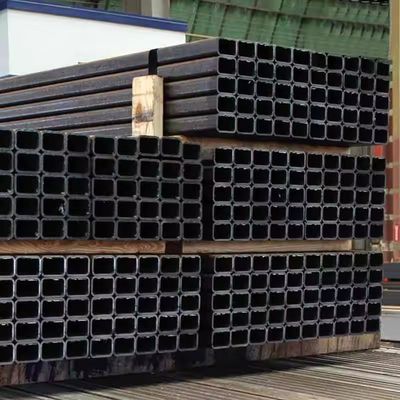 Forme de section carrée 30x30x3 mm 23 mm Longueur 6m S355 Pipe soudrée en fer noir Tube carrée en acier au carbone