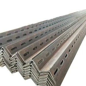 Barre d'acier en fer galvanisée à chaud non alliée à angle L avec trou pour la construction AiSi ASTM bs DIN GB JIS EN Standardisé
