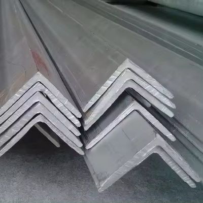 Barre d'acier à angle égal de 75x75x8mm à 90 degrés ASTM A36 A53 Q235 Q345 à carbone pour le soutien structurel et la stabilité des machines