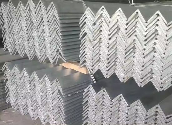 Étroit à l'extérieur, égal à l'angle, en acier au carbone noir 100x50 L, en acier à angle ST235JR pour les supports