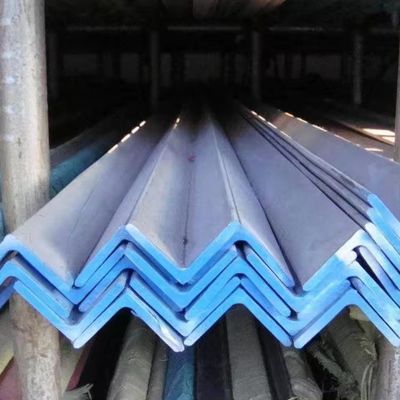 Étroit à l'extérieur, égal à l'angle, en acier au carbone noir 100x50 L, en acier à angle ST235JR pour les supports