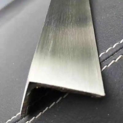 BA Surface Finish Bar d'angle en acier inoxydable 50x50x5 pour le service de traitement du cadre au sol des panneaux solaires photovoltaïques