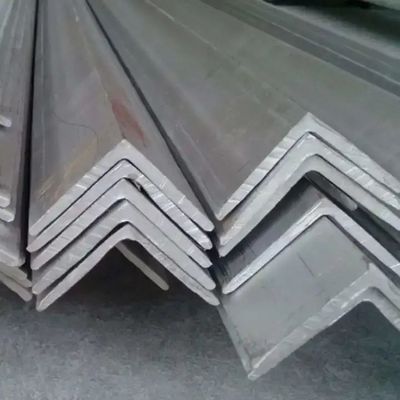 Finition de surface de l'acier perforé galvanisé Standard 50x50x5 mm pour les cadres en acier 75x75 Slotted Cold Drawn Equal