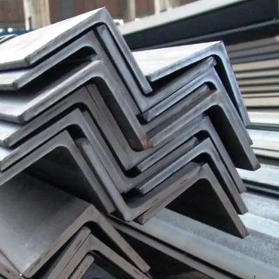 Finition de surface de l'acier perforé galvanisé Standard 50x50x5 mm pour les cadres en acier 75x75 Slotted Cold Drawn Equal