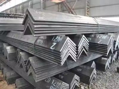 Barre d'angle en acier doux en forme de L non allié ASTM a36 a53 Q235 Q345 acier galvanisé en fer pour systèmes de support de bâtiment