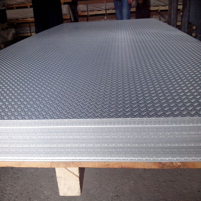 Plaques en acier structural à base de carbone laminées à chaud d'une épaisseur de 20 mm Plaque en acier de fer A36 à surface lisse et à tolérance ± 1%