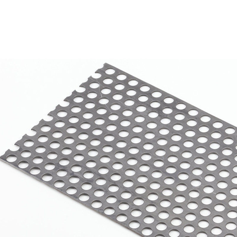 Épaisseur du client Plaque perforée en acier inoxydable 201 316L 904L 310S SS 304 Solution de décoration de plafond