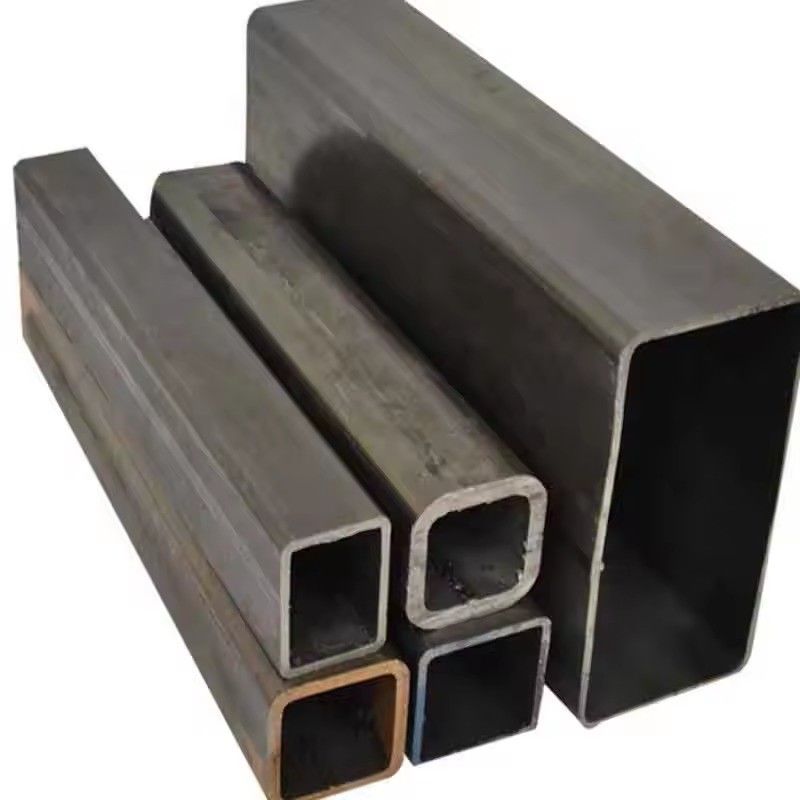 Tubes carrées laminées à chaud AISI 1020 de qualité automobile S355JR avec une surface peinte en fer noir de carbone 20x20 mm en acier inoxydable