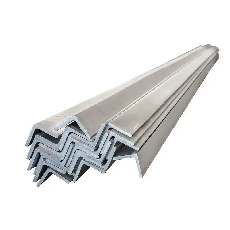 Finition de surface de l'acier perforé galvanisé Standard 50x50x5 mm pour les cadres en acier 75x75 Slotted Cold Drawn Equal