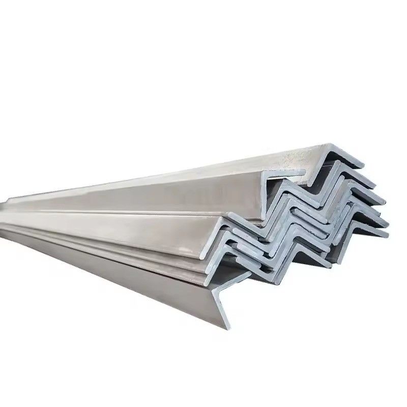 Barre d'angle en acier doux en forme de L non allié ASTM a36 a53 Q235 Q345 acier galvanisé en fer pour systèmes de support de bâtiment