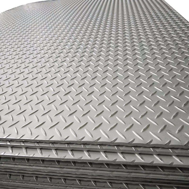 Plaques en acier structural à base de carbone laminées à chaud d'une épaisseur de 20 mm Plaque en acier de fer A36 à surface lisse et à tolérance ± 1%